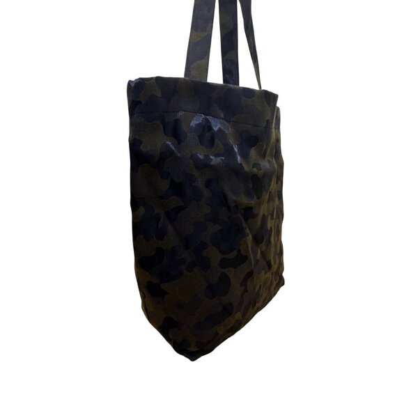 Zara Women’s Black & Green Camouflage Print Nylon Interior Pocket Tote Bag - Picture 2 of 10
